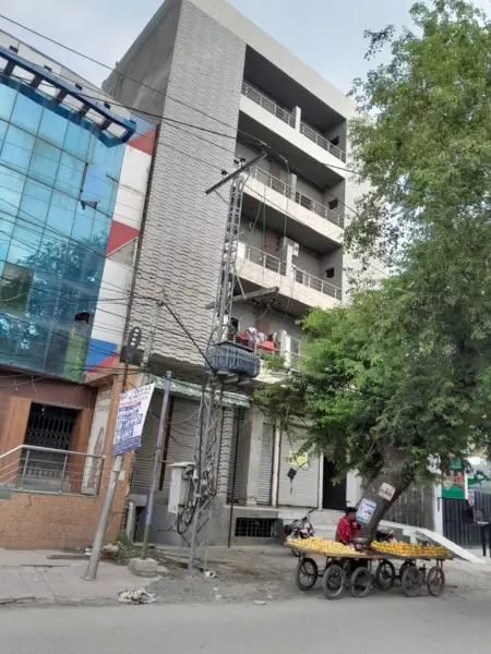 apartment for sale in samnabad lahore at good location